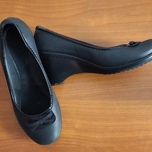 Crocs Black Lydia Wedge Size 5